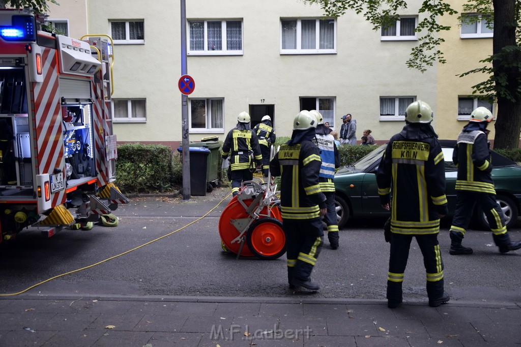 Feuer Koeln Vingst Noerdlingerstr P22.JPG - Miklos Laubert